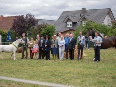 received_405387613437297 received_405387613437297