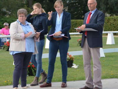 9 Richter v.l. Frau Greshoner, Frau Tosberg, Herr Rosenthal