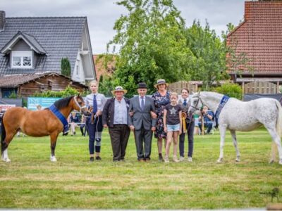 WeserEms2025 Tagessiegerin Aleanto Klara und Reserve Tagessiegerin Monalaw Prydferch